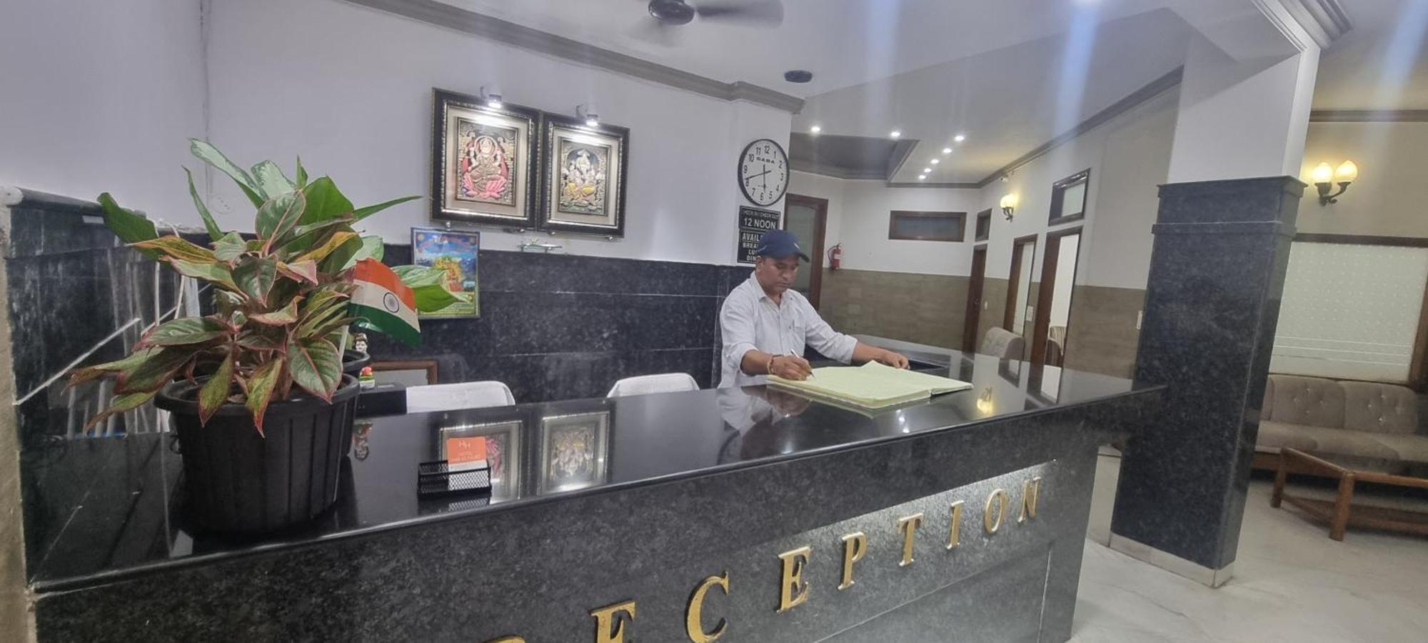 Hotel Har Ki Pauri By Around Stays Haridwār Eksteriør bilde